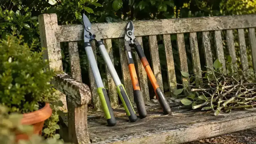 Spear & Jackson Ratchet Loppers vs Fiskars PowerGear: Which Saves Your Hands More?